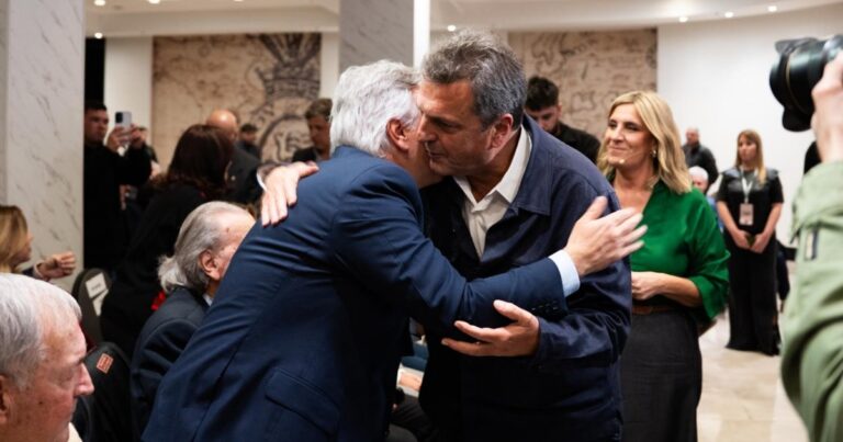 Un acto por De la Sota reunió a Massa, Schiaretti, Llaryora y Brito