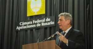 En medio del escándalo de lavado en el Puerto, Rosatti aconsejó en Rosario profundizar la lucha contra el crimen