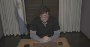 Milei se sacó con Del Río en IDEA: “Sus colegas de La Nación festejan los datos malos”