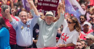 Lula y Bolsonaro cerraron la campaña en San Pablo y se habla de una diferencia de dos puntos