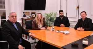 Karina apuesta al obispo Colombo para atenuar las críticas de García Cuerva antes de la visita del Papa
